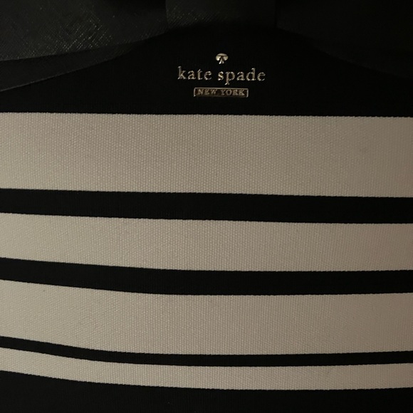 ♠️ Kate Spade Tote 👜 - Picture 3 of 10